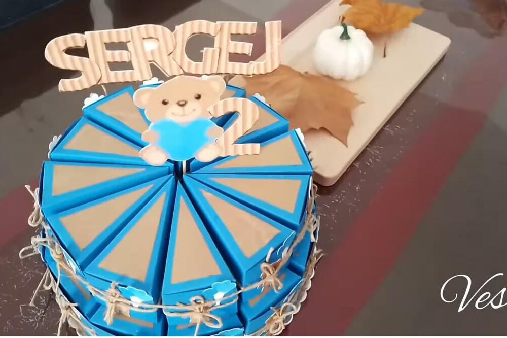 NAPRAVITE UNIKATNU TORTU OD KARTONA ZA SLEDEĆI ROĐENDAN DETETA: Više nikad nećete imati sudova za pranje (VIDEO)