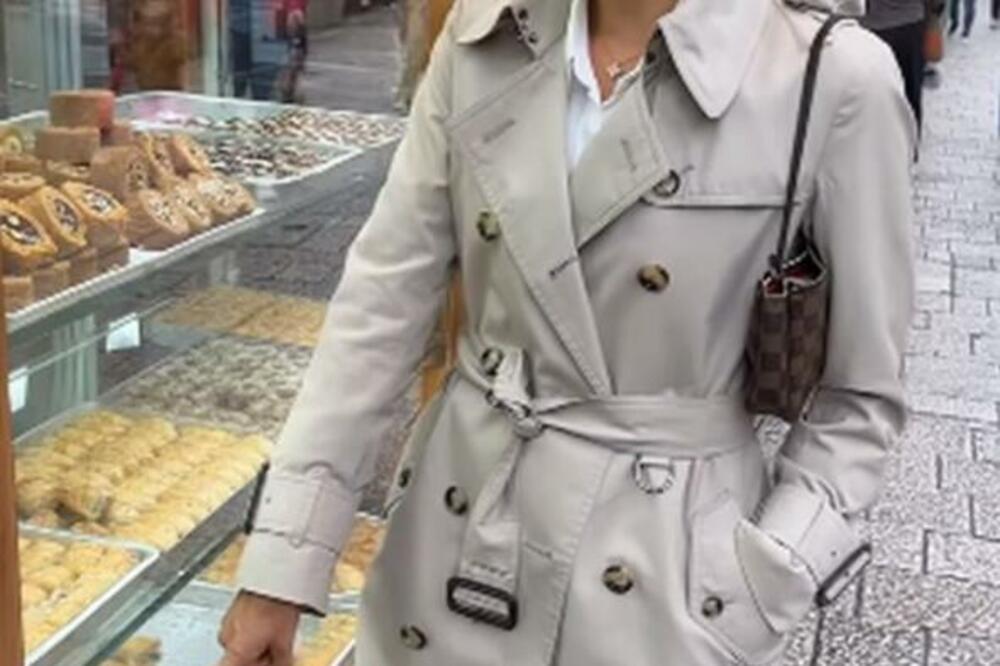 NEĆETE VEROVATI ŠTA JEDE JELENA ĐOKOVIĆ: Zakleta VEGANKA poklekla pred omiljenim BALKANSKIM jelom (VIDEO)