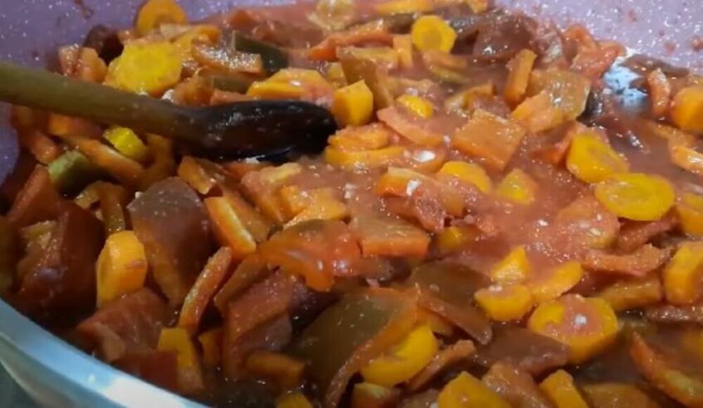 Paprika, paradajz i šargarepa