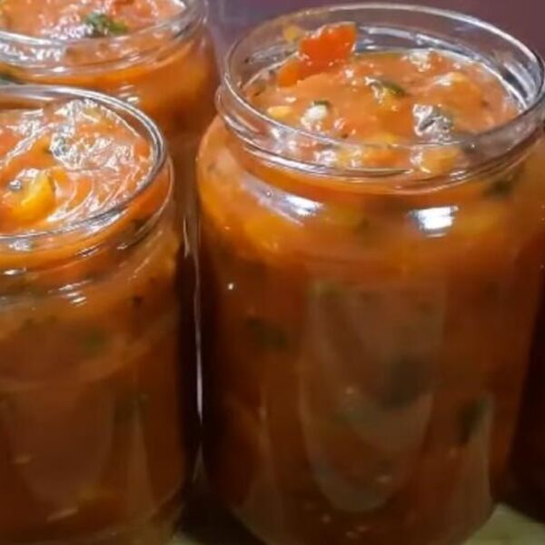 Recept za savršenu lovačku salatu! Bogata i sočna zimnica puna ukusa