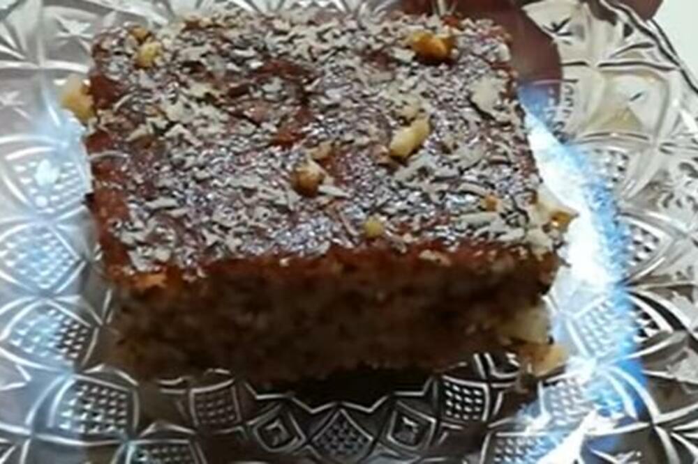 MAKEDONKE SPREMAJU NAJUKUSNIJI KOLAČ: Med, orah i puding - recept koji uspeva samo starim domaćicama
