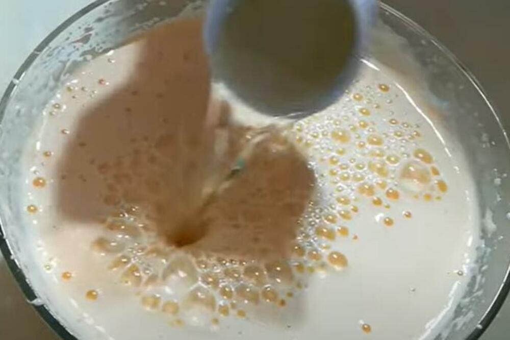 AKO VAM KOLAČI BUDU TVRDI KAO KAMEN U SMESU DODAJTE JEDAN SASTOJAK: Jedino tako će biti MEKANI i topiće se u ustima