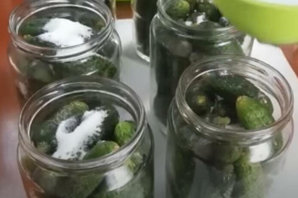 Napravite kisele krastavčiće ukusnije od kupovnih: Važna je vrsta sirćeta, a ovaj trik je ključan da budu hrskavi