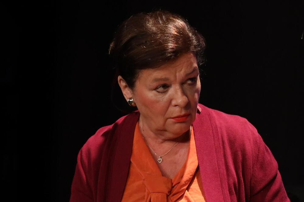 JELICA SRETENOVIĆ DOBILA BRUTALAN ŠAMAR OD KOLEGE NA SNIMANJU: Šokiraćete se kada vidite o KOME SE RADI!