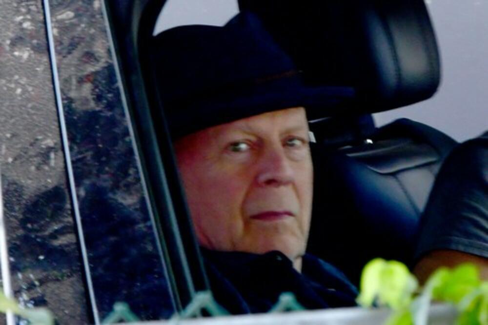 OVO JE NAJNOVIJA SLIKA BRUSA VILISA NAKON ŠTO JE SUPRUGA OBJAVILA POTRESNE VESTI: Tužno je, evo kako IZGLEDA SAD