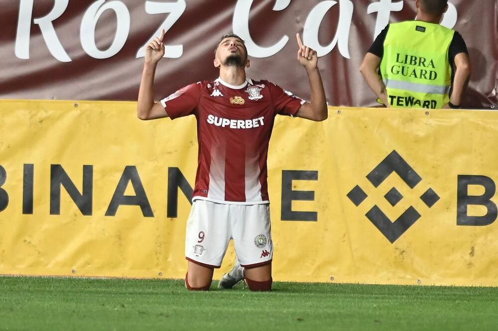 NAPADAČ TZV. KOSOVA SLAVIO POKAZIVANJEM DVOGLAVOG ORLA: "Želim da ohrabrim sve Albancce da urade isto!" (VIDEO)