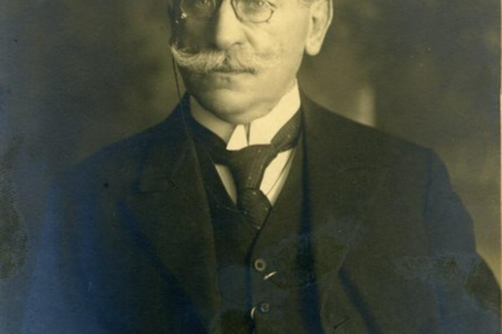 ZNATE LI KO JE ČUVENI DR VOJISLAV? Prezivao se NEOBIČNO, a mnogi su mislili da je u pitanju SLOVNA GREŠKA!