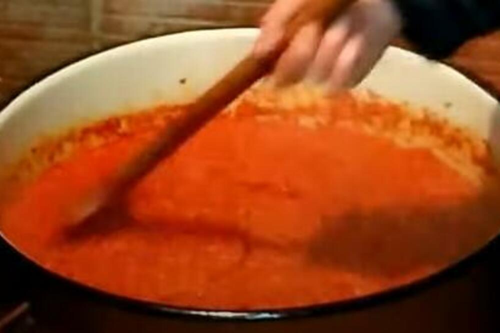 OVAJ TAJNI SASTOJAK SE DODAJE U AJVAR DA BI ISPAO SAVRŠENO: Iskusne domaćice ga ljubomorno KRIJU, daje ODLIČAN UKUS