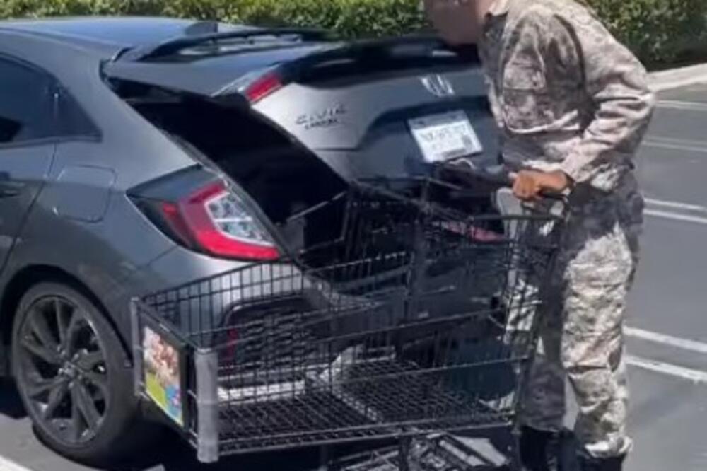 BAHATO JE GURNUO KOLICA NA NJEN AUTO: Besna žena POLUDELA, a onda mu je pogledala u FACU, PA... (VIDEO)