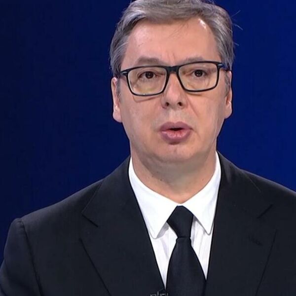 PREDSEDNIK VUČIĆ ZA FAJNENŠEL TAJMS: Vojska neće ući na KiM, povući ćemo srpske snage