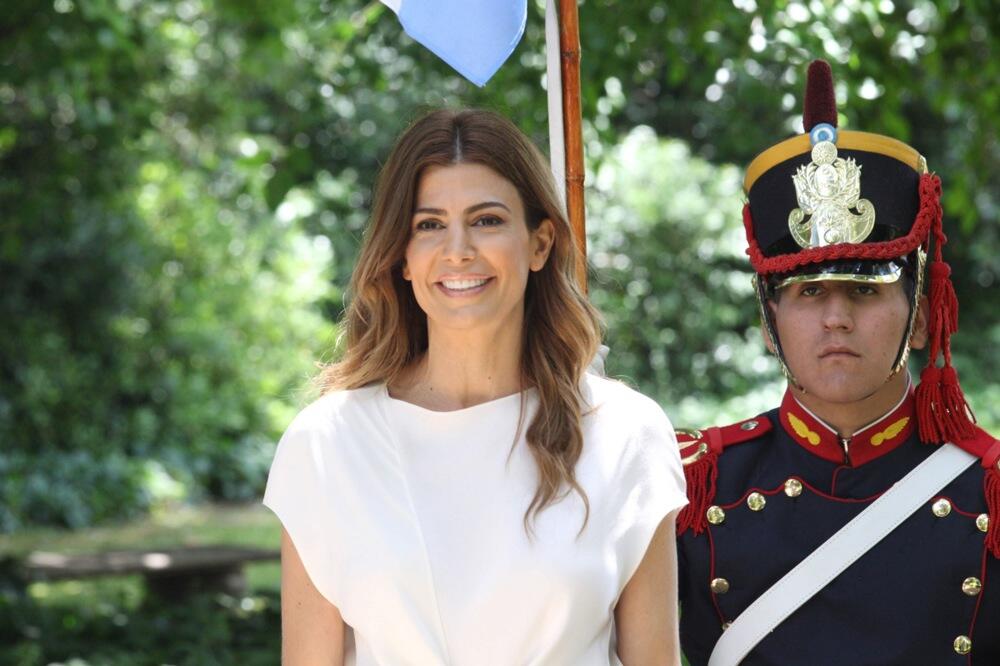 NJEN ŽIVOT JE PUN OBRTA, A VAŽI ZA NAJLEPŠU PRVU DAMU: Javnost joj NIJE DALA MIRA, a sada sve muči OVA MISTERIJA