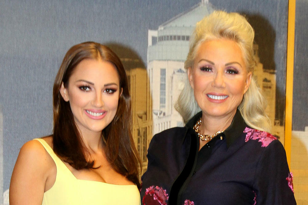 VEČERAS ĆE ZAGREB BITI CENTAR EVROPE: Lepa Brena je STIGLA! Došla da podrži svoju SNAJKU, tako se to radi!