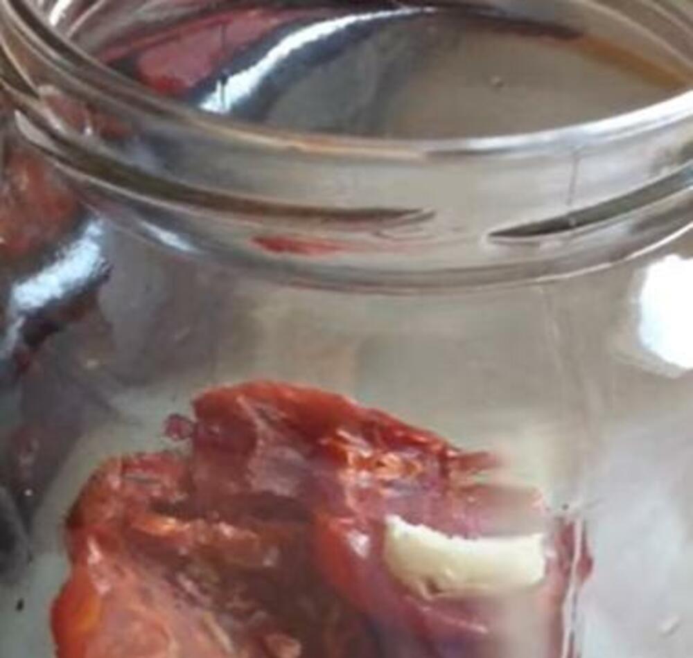 Ispečeni paradajz u tegli