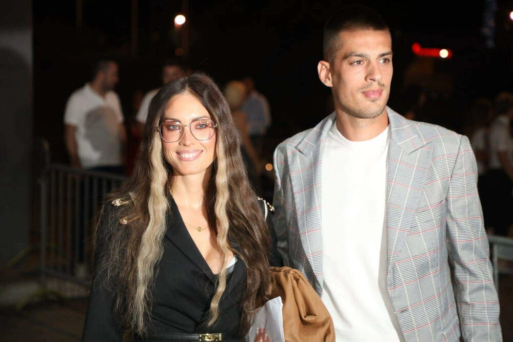 ODNOS MIRKE I VUJADINA OD POČETKA PUN IZAZOVA! Evo šta se dešavalo iza ZATVORENIH VRATA - zašto su svi ćutali?