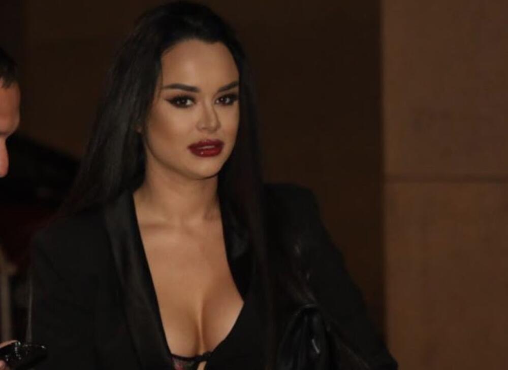 Pevačicu su došle da podrže i starije i mlađe kolege