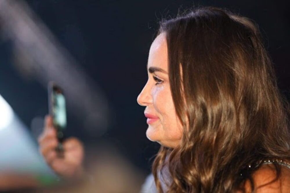 Razgovor je počeo sumiranjem koncerata u Beogradu, a onda je krenula i na ove teme...