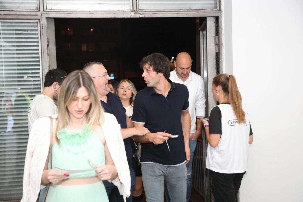 DUO KOJI JE DONEO SREBRO NA SVETSKOM PRVENSTVU STIGAO NA KONCERT: Žurka u Areni može da počne! (FOTO)