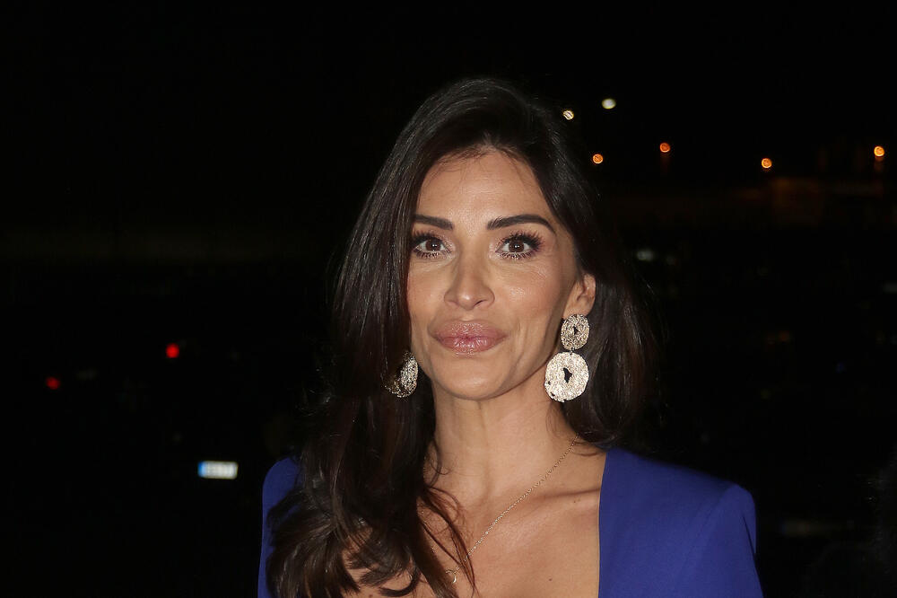 MUŽA BOJANE RAJIĆ SVAKA BI VODILA U KREVET! POGLEDAJTE KAKAV JE MACAN: Ne odvaja se od žene, ZGRABILA ga i ne pušta