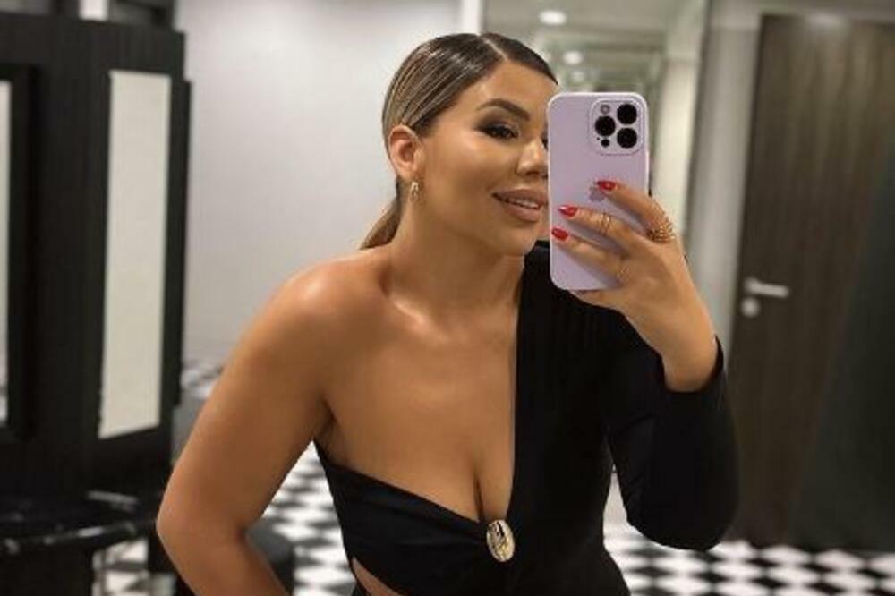 BELA KAO SNEG MAMI NA GREH: Zategla se pa uradila promenu od koje će vam PASTI VILICA, BAŠ JE JAKA MAČKA (FOTO)