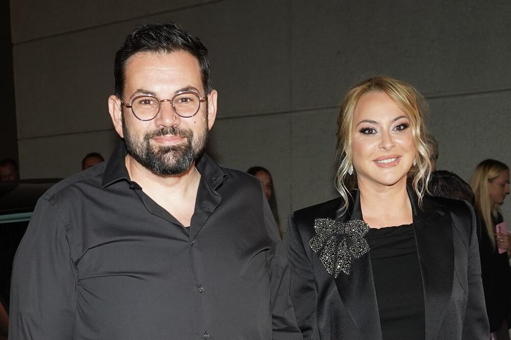 SVI ĆE BITI LJUBOMORNI KAD VIDE KAKVU ŽENU IMA BOJAN KARIĆ: Bogati naslednik u društvu SUPRUGE koja izgleda SVETSKI