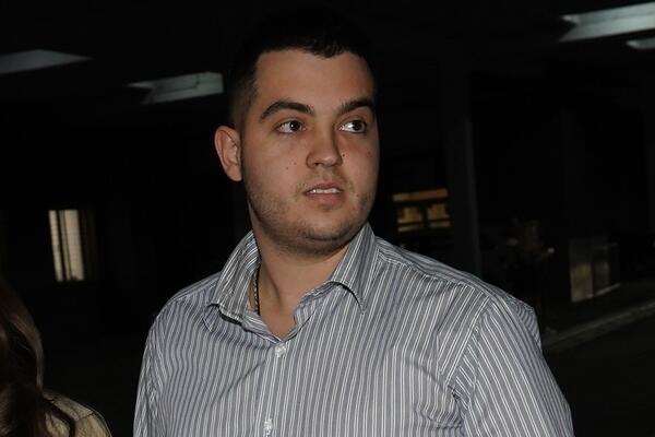 DA LI JE OVO NAJLEPŠI PAR U SRBIJI? Dačićev sin u društvu DIVNE DEVOJKE, sve puca od LJUBAVI: Pogledajte ih samo