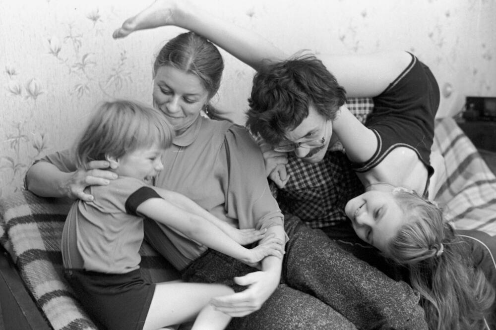 OVAJ RUSKI PAR VRŠIO JE EKSPERIMENTE NA SOPSTVENOJ DECI: Ono što se s njima na kraju desilo ostaviće vas u BUNILU