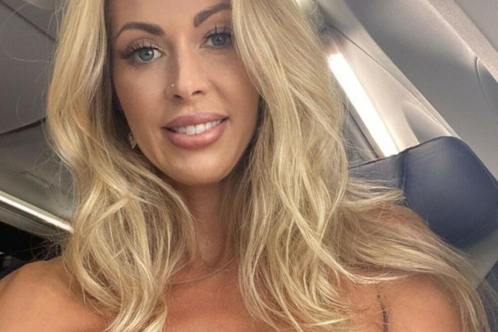 FATALNA PLAVUŠA OTVORILA VRATA DOSTAVLJAČU PICE POTPUNO GOLA: Imali su VRELU NOĆ, a on nije znao KO IH GLEDA (FOTO)