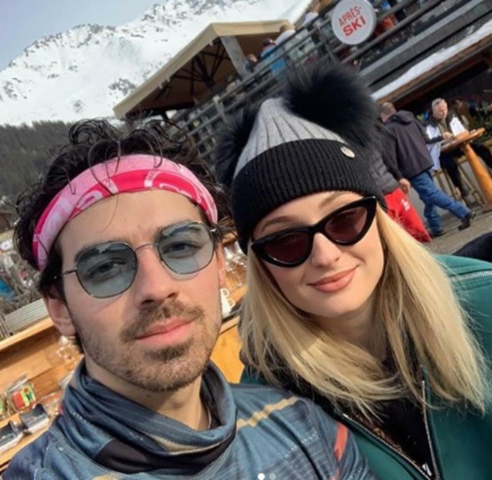 Ubrzo nakon ulaska u vezu su se vereili