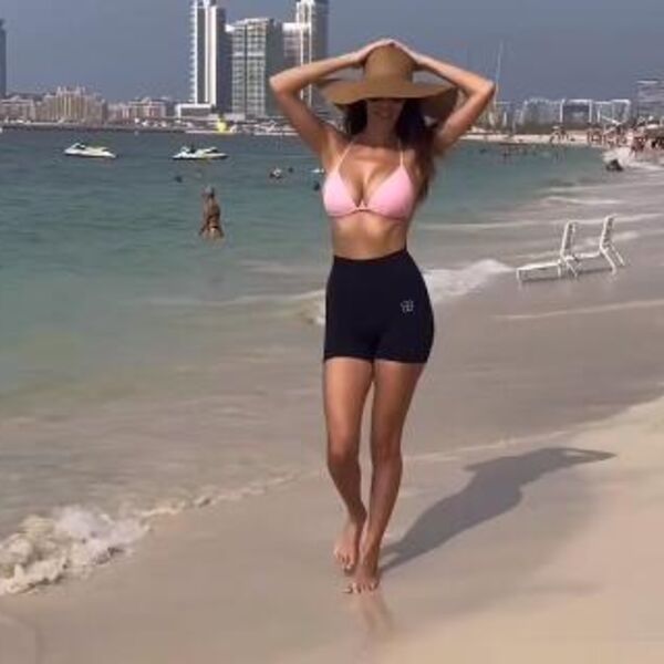 PREMIJER SLOVENIJE LJUBI 20 GODINA MLAĐU: Ovo je FATALNA TINA koja MAMI UZDAHE, od VRELIH FOTKI vam neće biti DOBRO