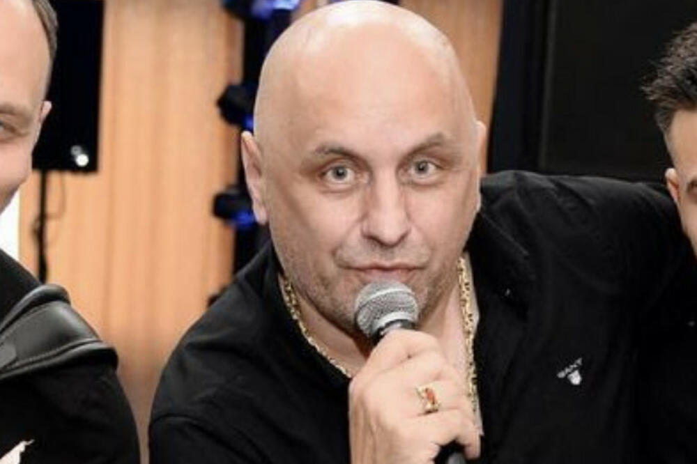 SVAKI SRBIN GA ŽELI NA SVOM VESELJU, A O NJEGOVOM PRIVATNOM ŽIVOTU NE ZNA NIŠTA: Jele važi za MILJENIKA, evo zašto