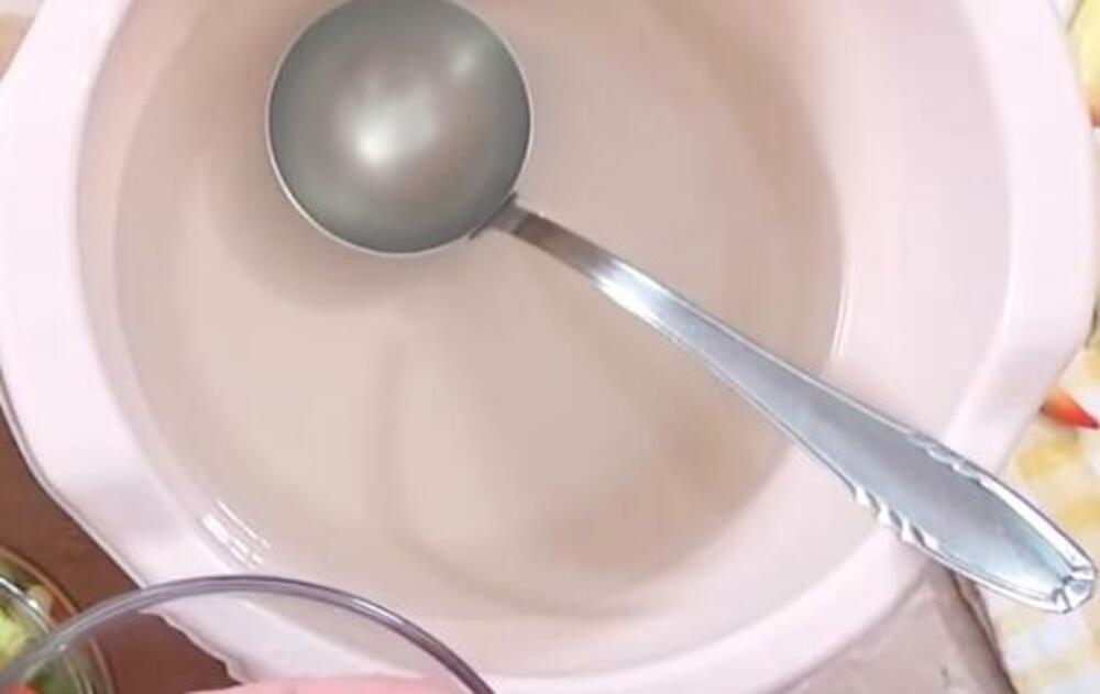 Voda za prelivanje ljutih papričica u tegli