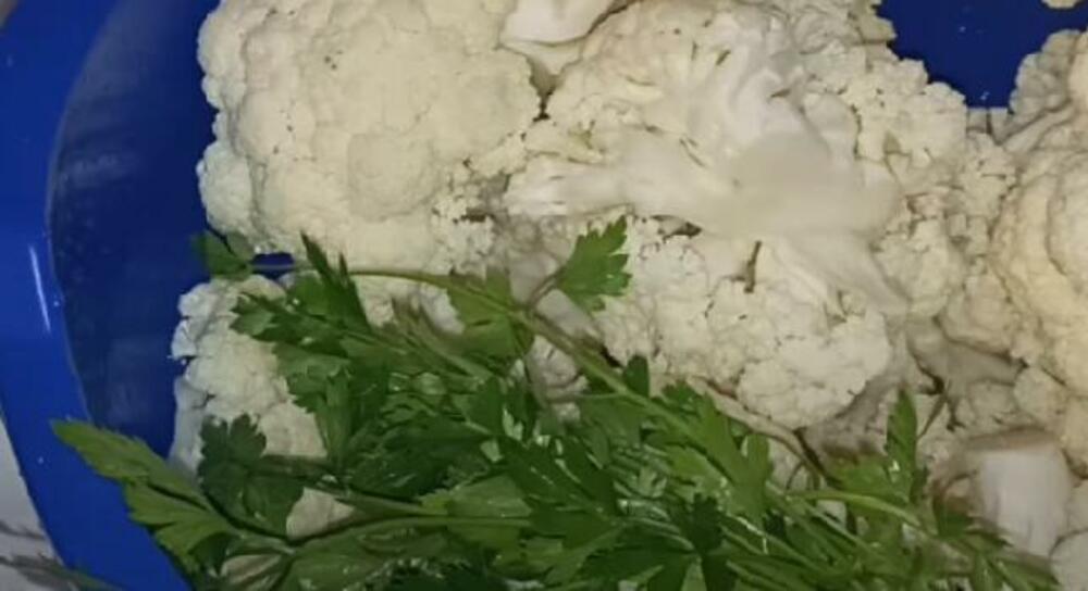 Karfiol i peršun u činiji