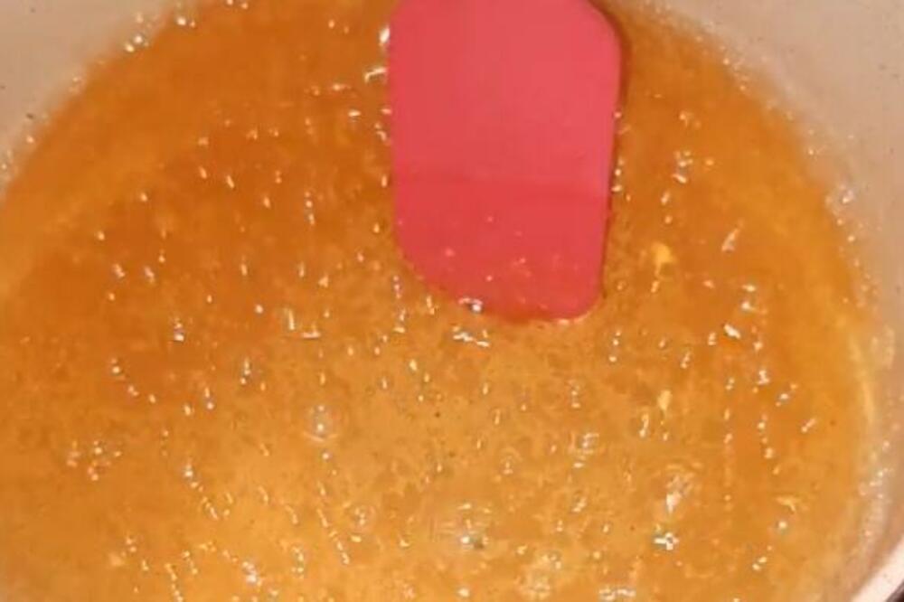 KUVARICA OTKRILA KAKO DA PROVERITE DA LI JE ŠEĆERU ISTEKAO ROK TRAJANJA: Ako ima ovu BOJU odmah BACAJTE