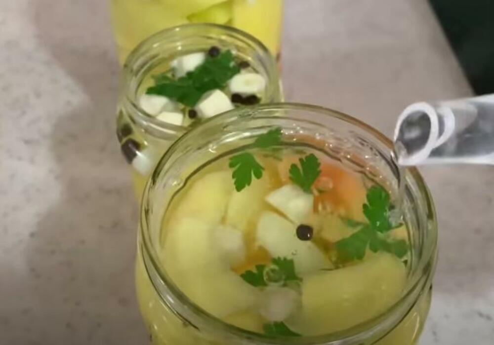 Voda u paprici somborki u tegli