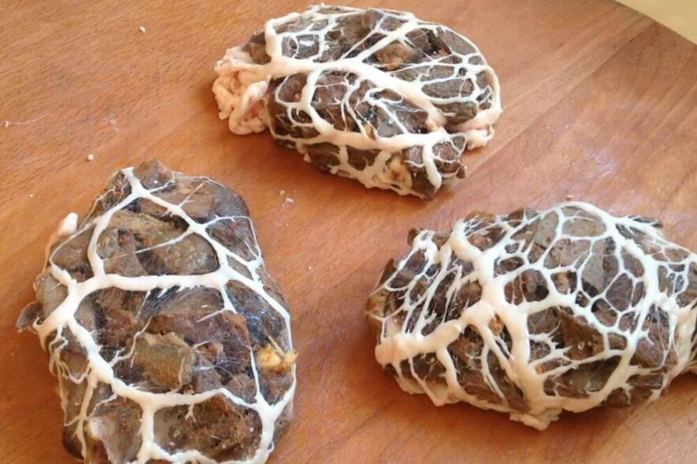 KOJA BAKA UME DA PRAVI OVO JELO UVEK JE OMILJENA UNUCIMA: Jedna je otkrila RECEPT za JUGOSLOVENSKI SPECIJALITET