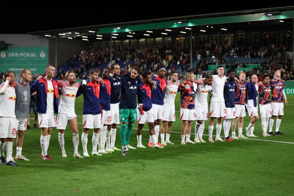 ŠUROVAO SA BAJERNOM I POPIO OTKAZ! Problemi kod Zvezdinog protivnika u Ligi šampiona (FOTO)