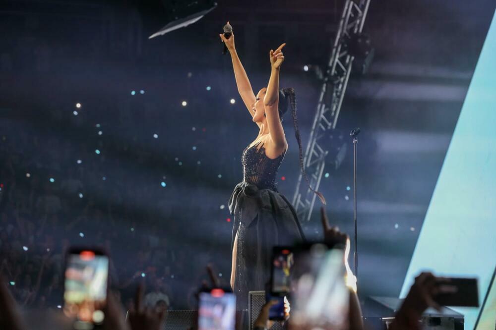 PRIJA NAPRAVILA POPIS STANOVNIŠTVA U NIŠU: Hiljade ljudi došlo na njen PRVI KONCERT, večeras GORI JUG SRBIJE