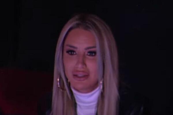 "BOLI ME, NE MOGU VIŠE DA IZDRŽIM..." Aleksandra Nikolić NE SME DA DOJI DETE, a ovo je RAZLOG: Kako je MOGUĆE?