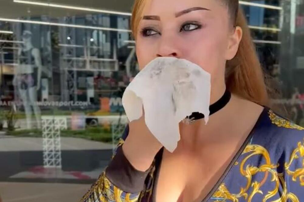 PONUDILI SU JOJ 100 EVRA DA SKINE ŠMINKU PRED DEČKOM: Njegova REAKCIJA kada je video PRIRODNU sve GOVORI (VIDEO)