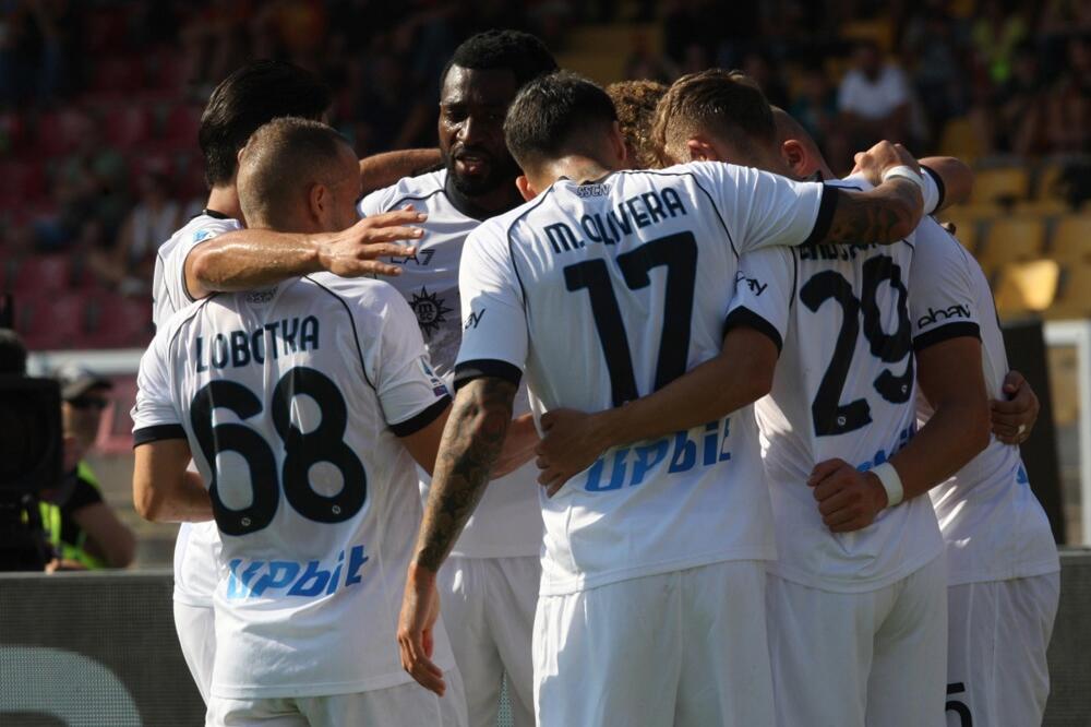 NAPOLI RAZBIO LEĆE! Ubedljiva pobeda šampiona Italije (FOTO)