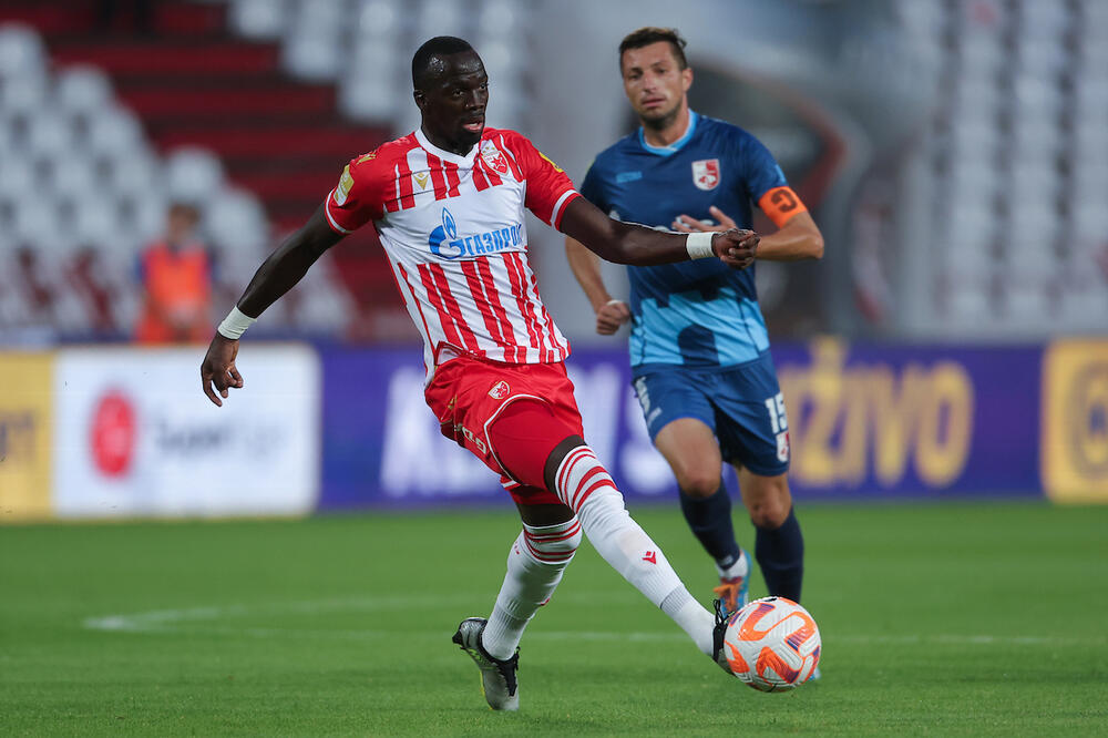 ZVEZDA DUGUJE NOVAC ENDIAEJU! Terzić razgovarao sa Šerifom, otkrivena poruka fudbalera direktoru (FOTO)