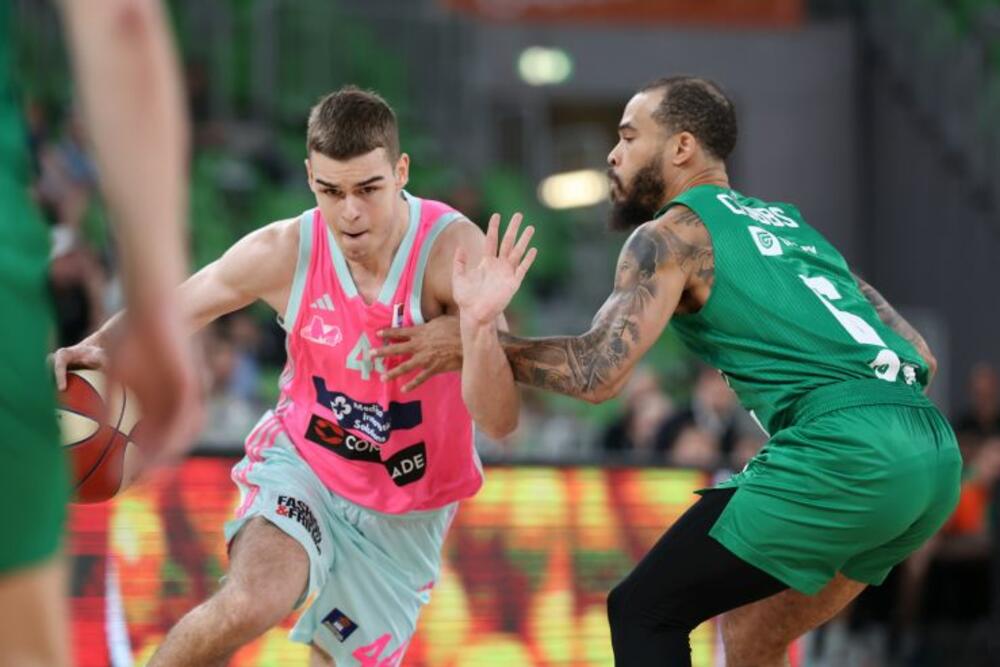 Nikola Topić u duelu sa Džastinom Kobsom