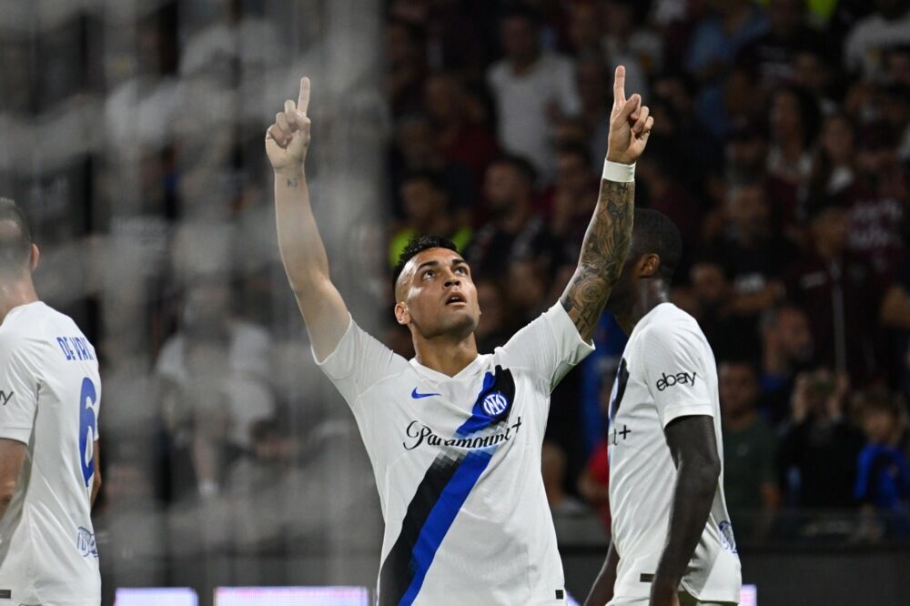 Lautaro Martinez slavi jedan od golova