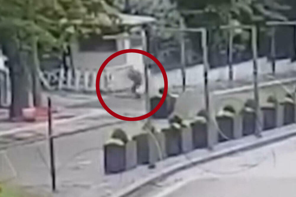 BOMBAŠKI NAPAD U ANKARI SNIMLJEN DO DETALJA: Pogledajte kako je sve izgledalo, BOMBAŠ SAMOUBICA SE RAZNEO (VIDEO)