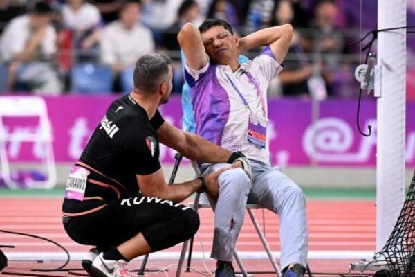 HOROR NA STADIONU: Atletičar sudiji polomio nogu! (VIDEO)