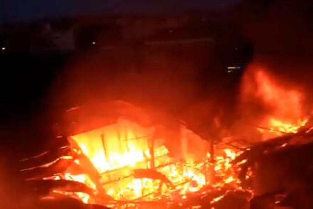 "MAMA VOLIM TE, UMREĆEMO": Poruka devojke nestale u POŽARU SLAMA SRCA, telefon potom deaktiviran (VIDEO)