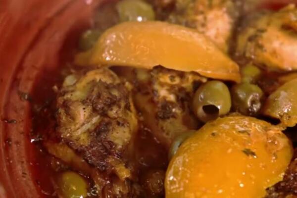 PILETINA NA MAROKANSKI NAČIN ZA KOJOM SU SRBI POLUDELI: Tažin ćete probati samo 1 u životu, ovo je original recept