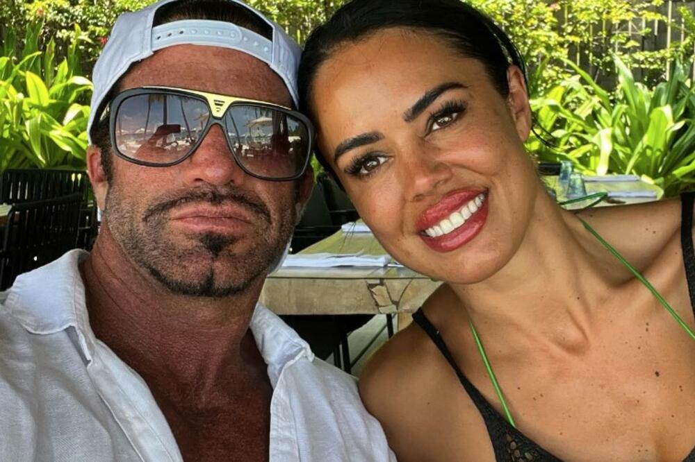 BAHATI BOGATAŠ TRAŽI NOVU DEVOJKU: Oglas ZAPALIO mreže, ovo su USLOVI, a pita se i SUPRUGA (FOTO)