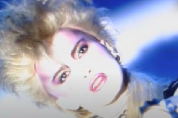 BILA LEPA KAO GREH I OPASNA ZAVODNICA: Pomerila sve GRANICE još pre 40 GODINA, nema JAČE od nje