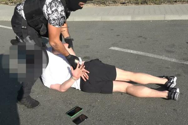 Srednjoškolci iz Srbije uhapšeni zbog dilovanja droge: Stigla im pošiljka avionom iz Madrida!